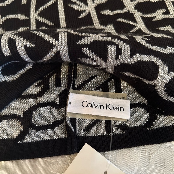 Calvin Klein scarf and hat. NWT - Picture 3 of 3